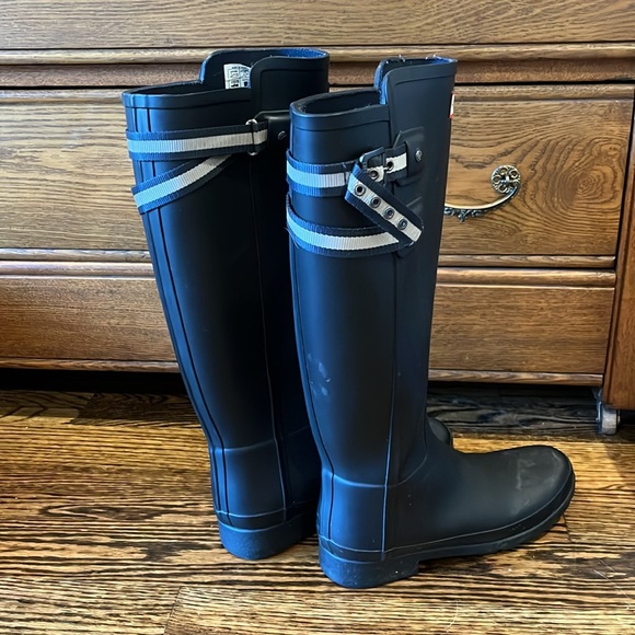 Matte Navy (Black?) Hunter Boots - Picture 4 of 5